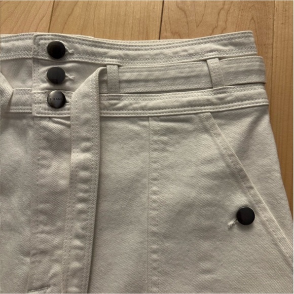 BNWOT- FRAME Le Mini Broderie Anglaise Denim Mini Skirt White (27) - Picture 3 of 10